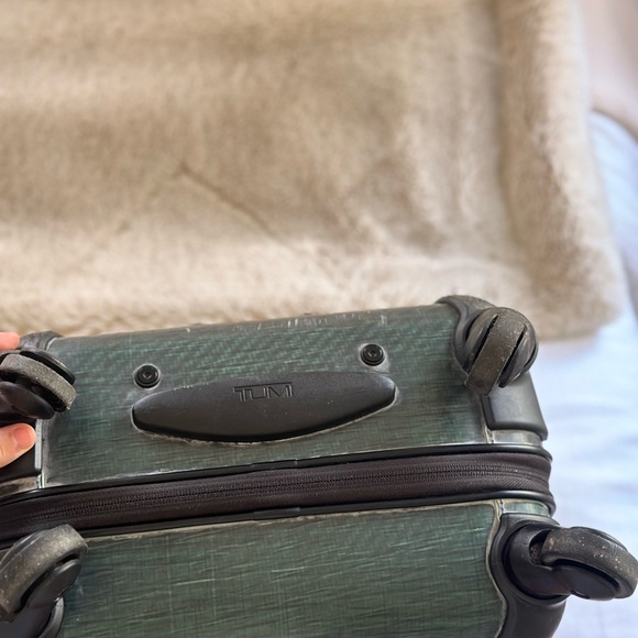 TUMI - Picture 10 of 12
